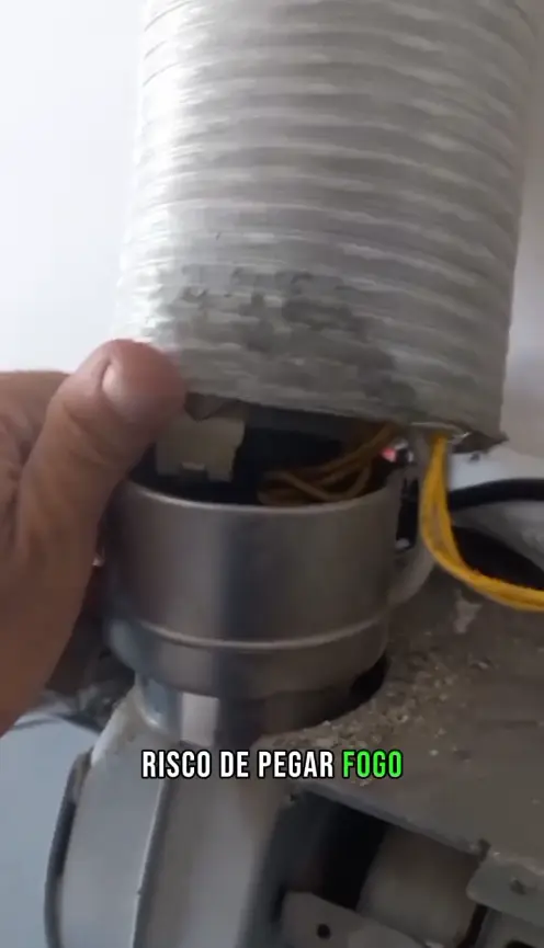 Chaminé de aquecedor com exaustão obstruída, risco de acúmulo de monóxido de carbono