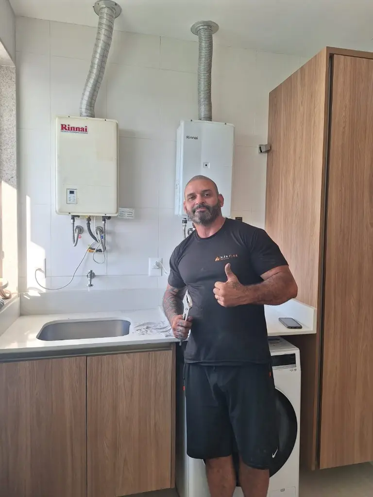 Técnico da Gás Fixe com aquecedores a gás em Botafogo